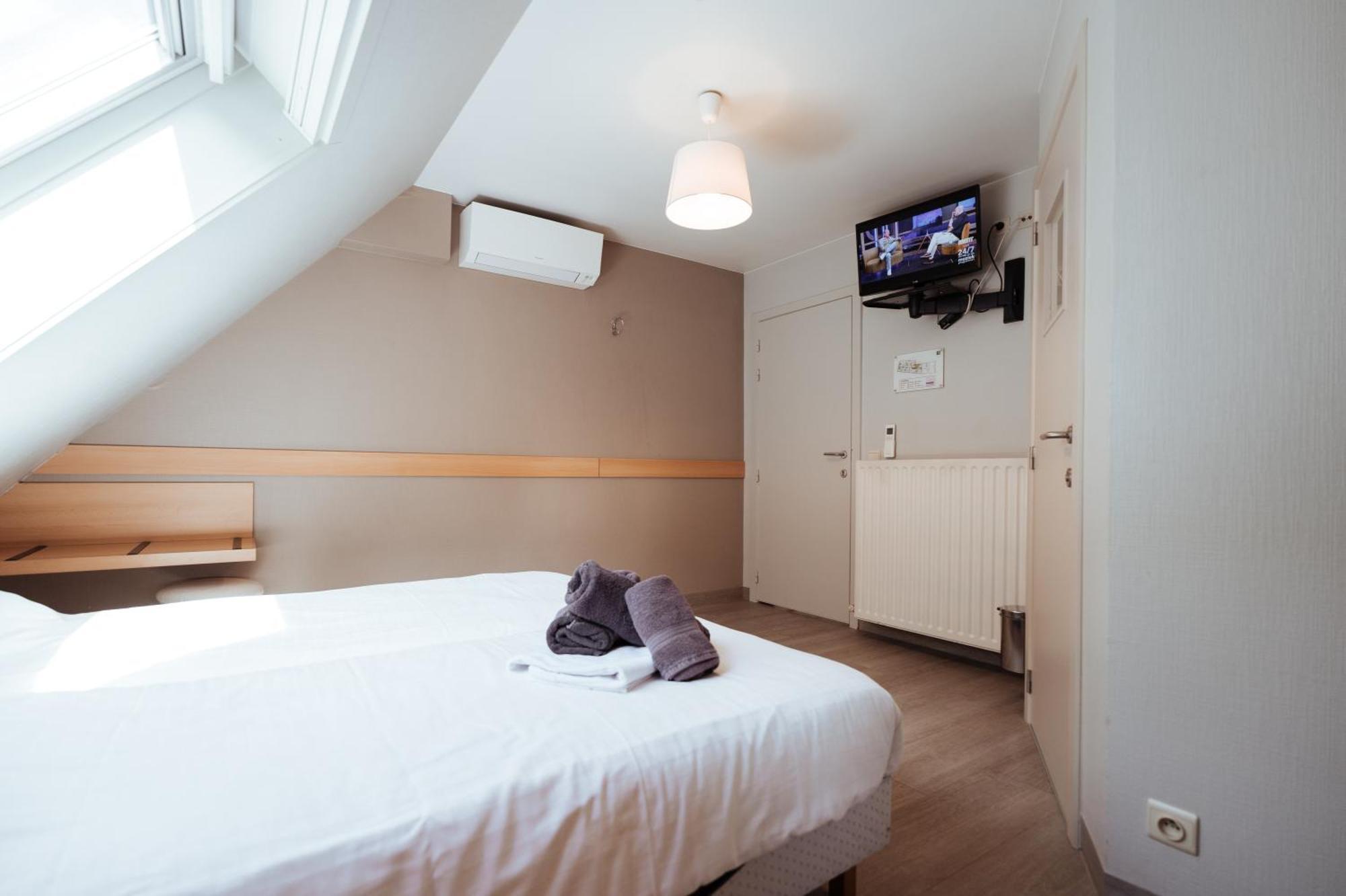 Hotel Brasserie De Beiaard Torhout Esterno foto