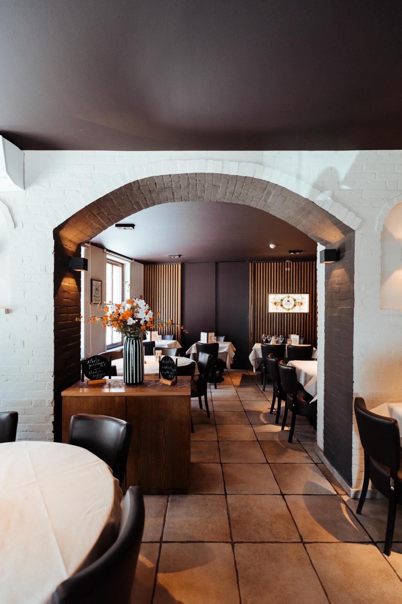 Hotel Brasserie De Beiaard Torhout Esterno foto