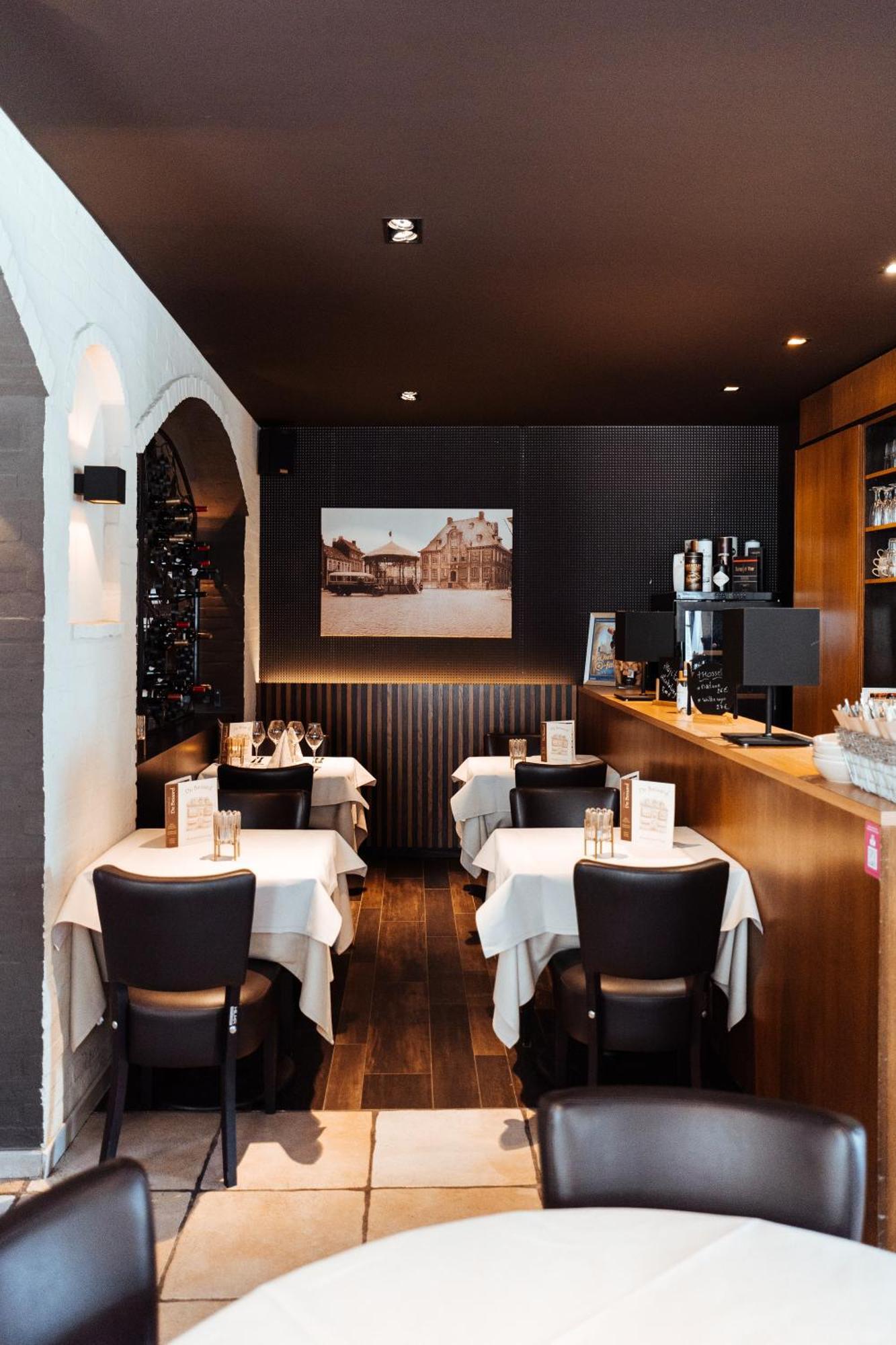 Hotel Brasserie De Beiaard Torhout Esterno foto