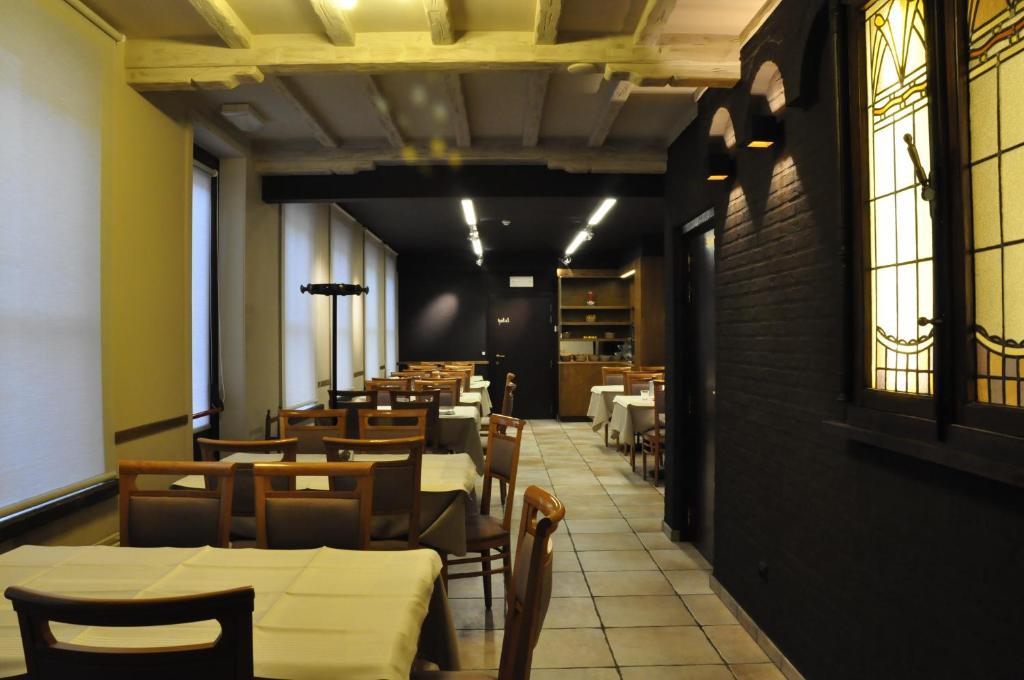 Hotel Brasserie De Beiaard Torhout Esterno foto